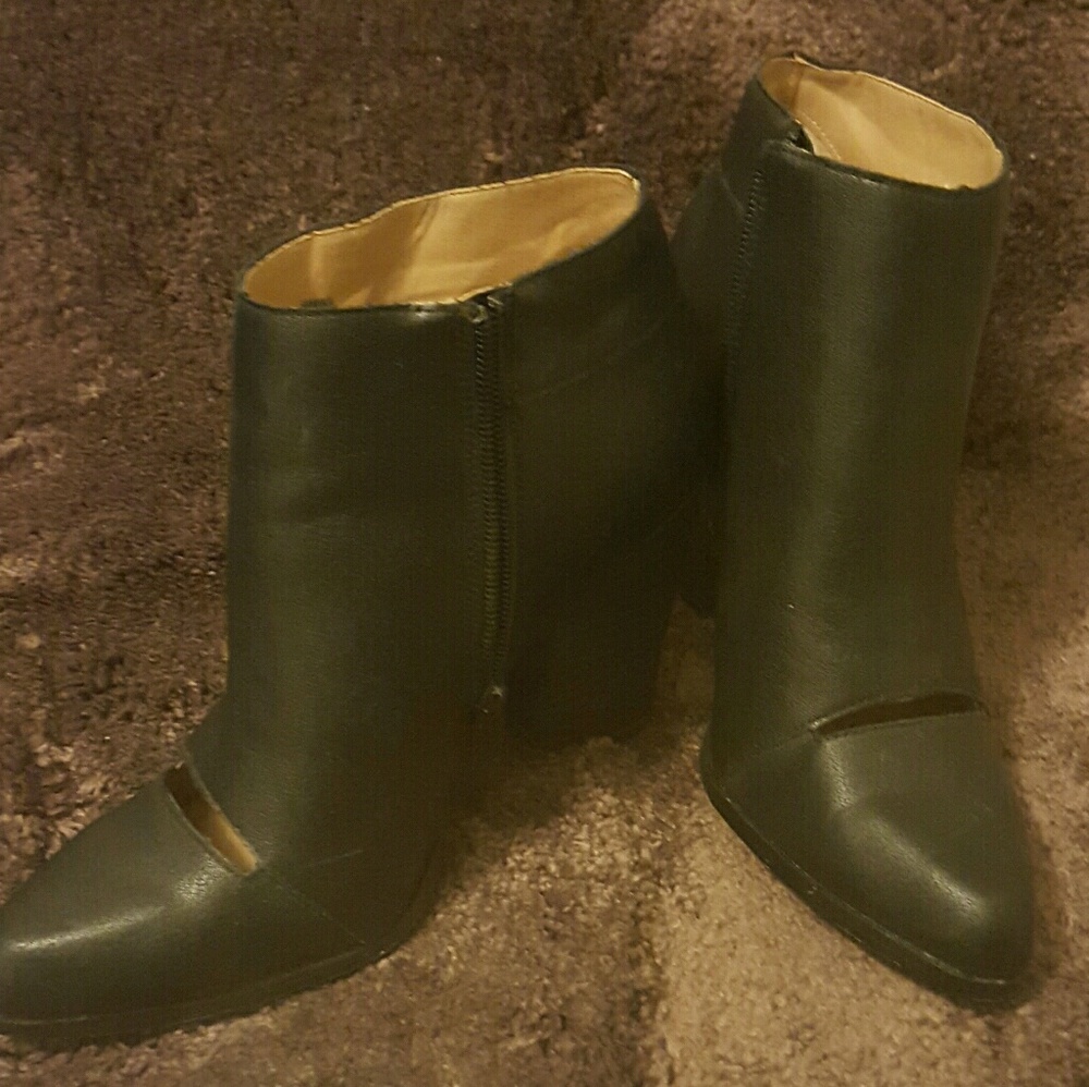Black peep toe boots